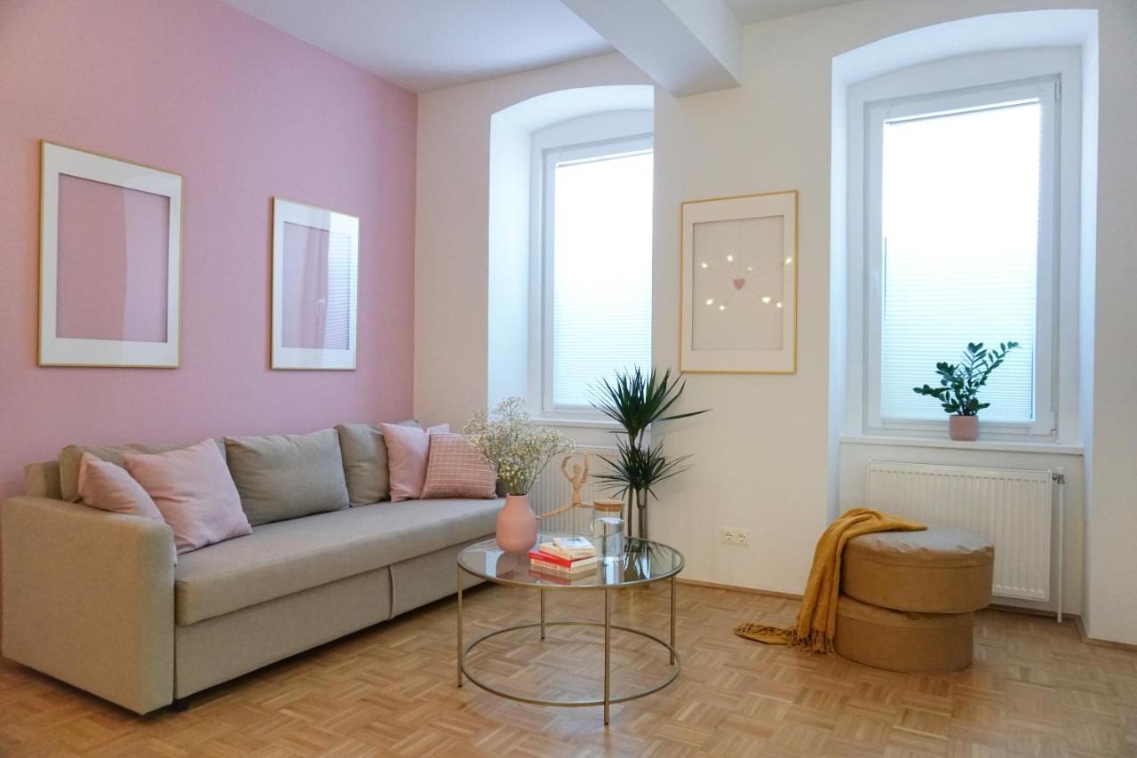 Vibrant Design Apartments - Full Kitchen - Wi-Fi - 18 Mins To City Centre Wien Exteriör bild