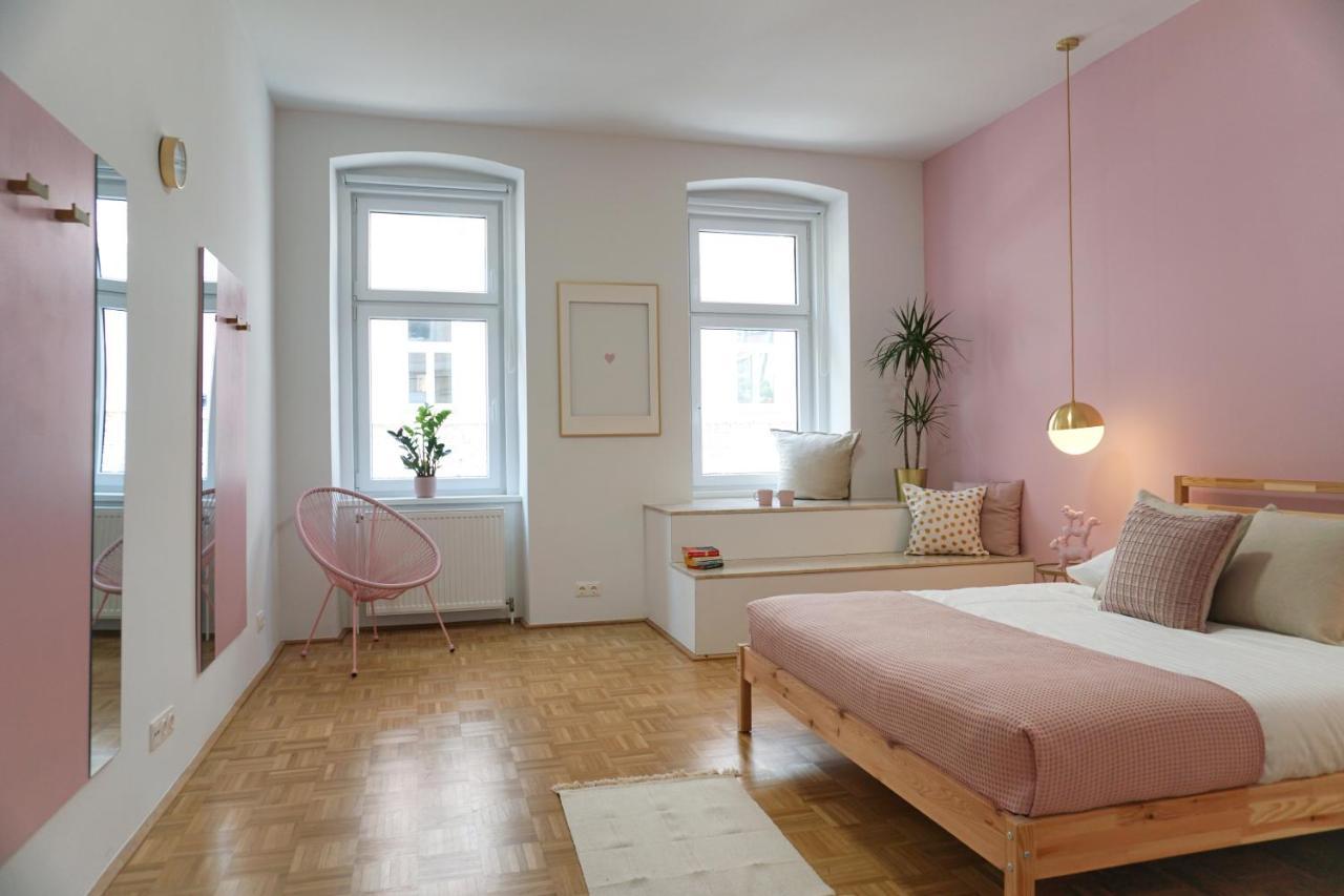 Vibrant Design Apartments - Full Kitchen - Wi-Fi - 18 Mins To City Centre Wien Exteriör bild