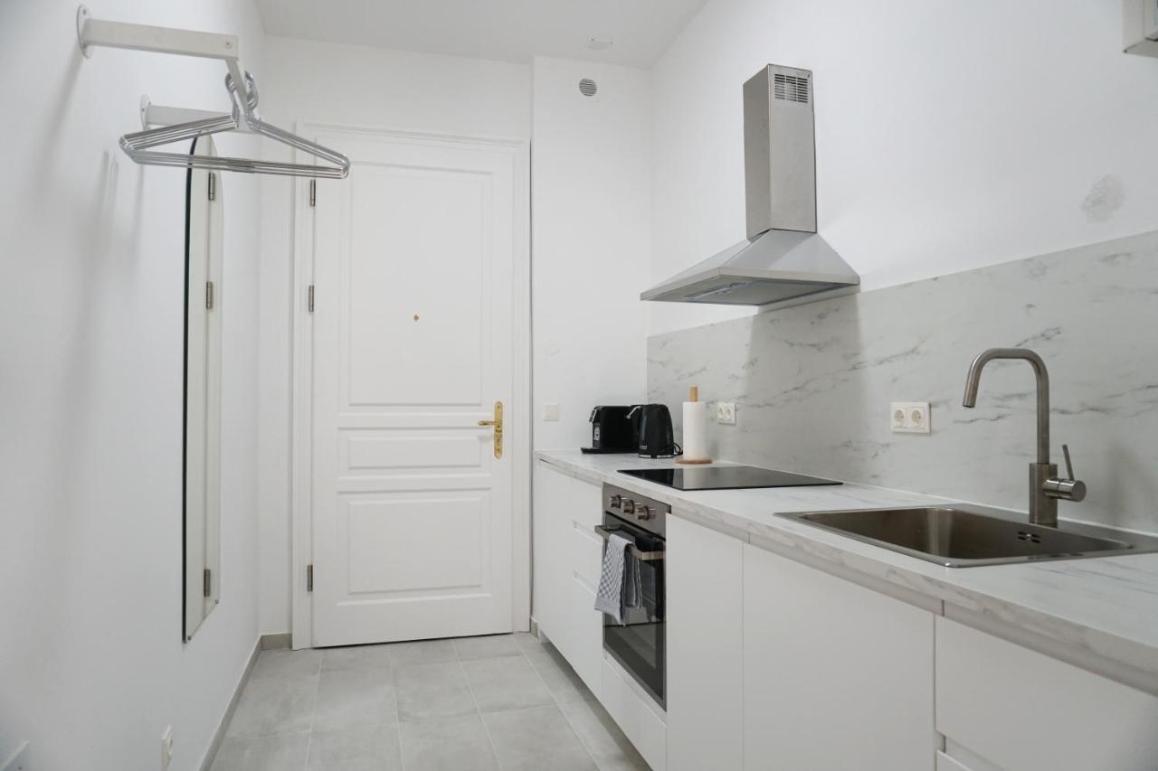 Vibrant Design Apartments - Full Kitchen - Wi-Fi - 18 Mins To City Centre Wien Exteriör bild